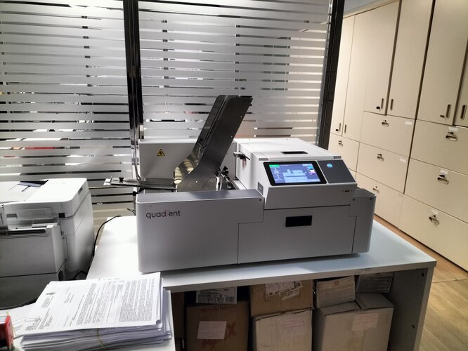 Stampante indirizzi Quadient Mach6 Stampante per buste e cartoline postali
